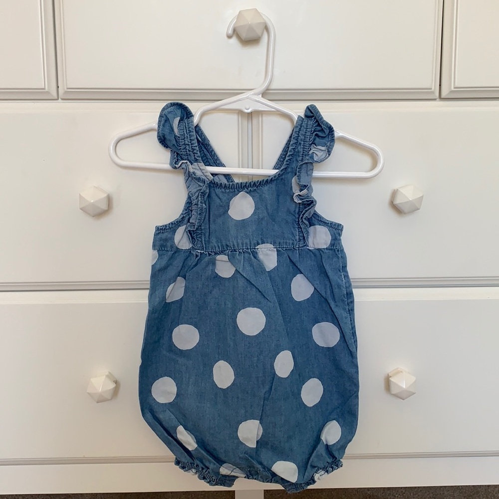 Carter’s baby girl short denim bubble 6 months.